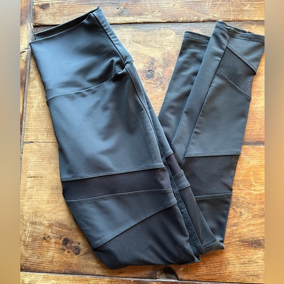 Onzie Women's Black Mesh Bandage Paneled Yoga Pants - Picture 8 of 12